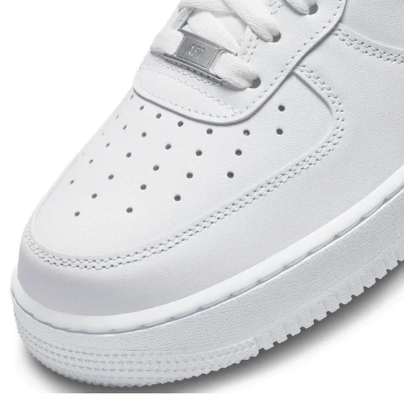 [CW2288-111] Mens Nike Air Force 1 '07 - Triple White display model - Picture 6 of 6